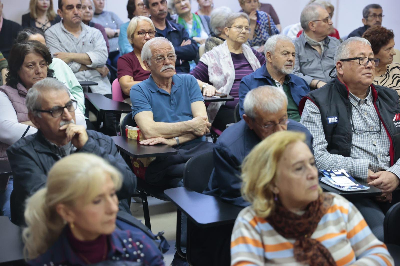 Konak’ın İleri Yaş Merkezi’nde Hareketli Yaşam Semineri (5)