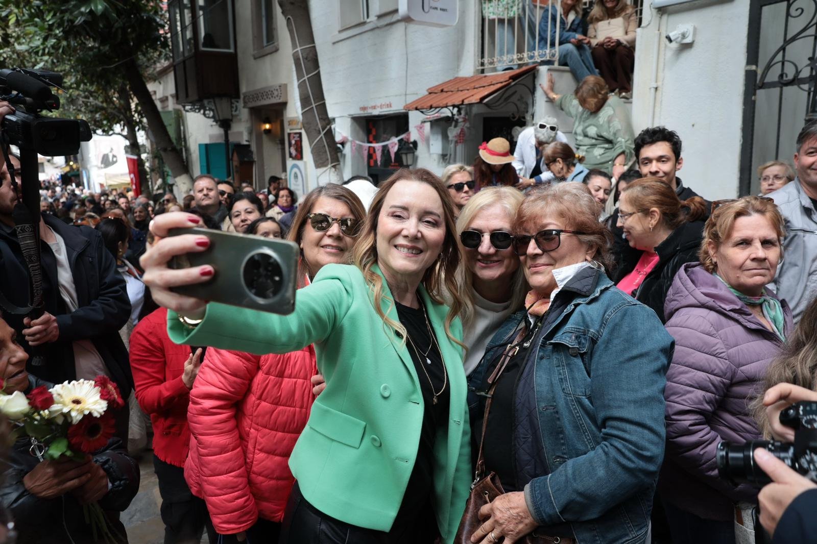 Konak’tan Dario Moreno Için Unutulmaz Şenlik İzmirliler Akın Etti (12)