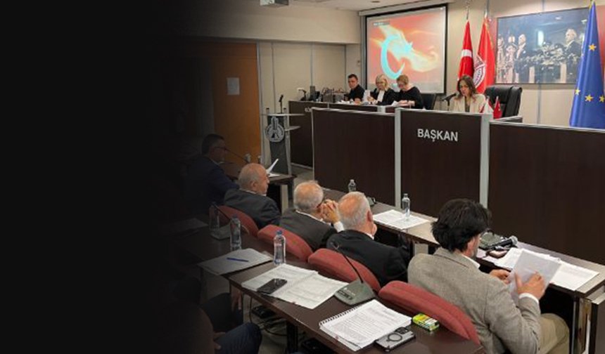 Karşıyaka CHP Grubunda komisyon krizi... 8 meclis üyesi istifa etti