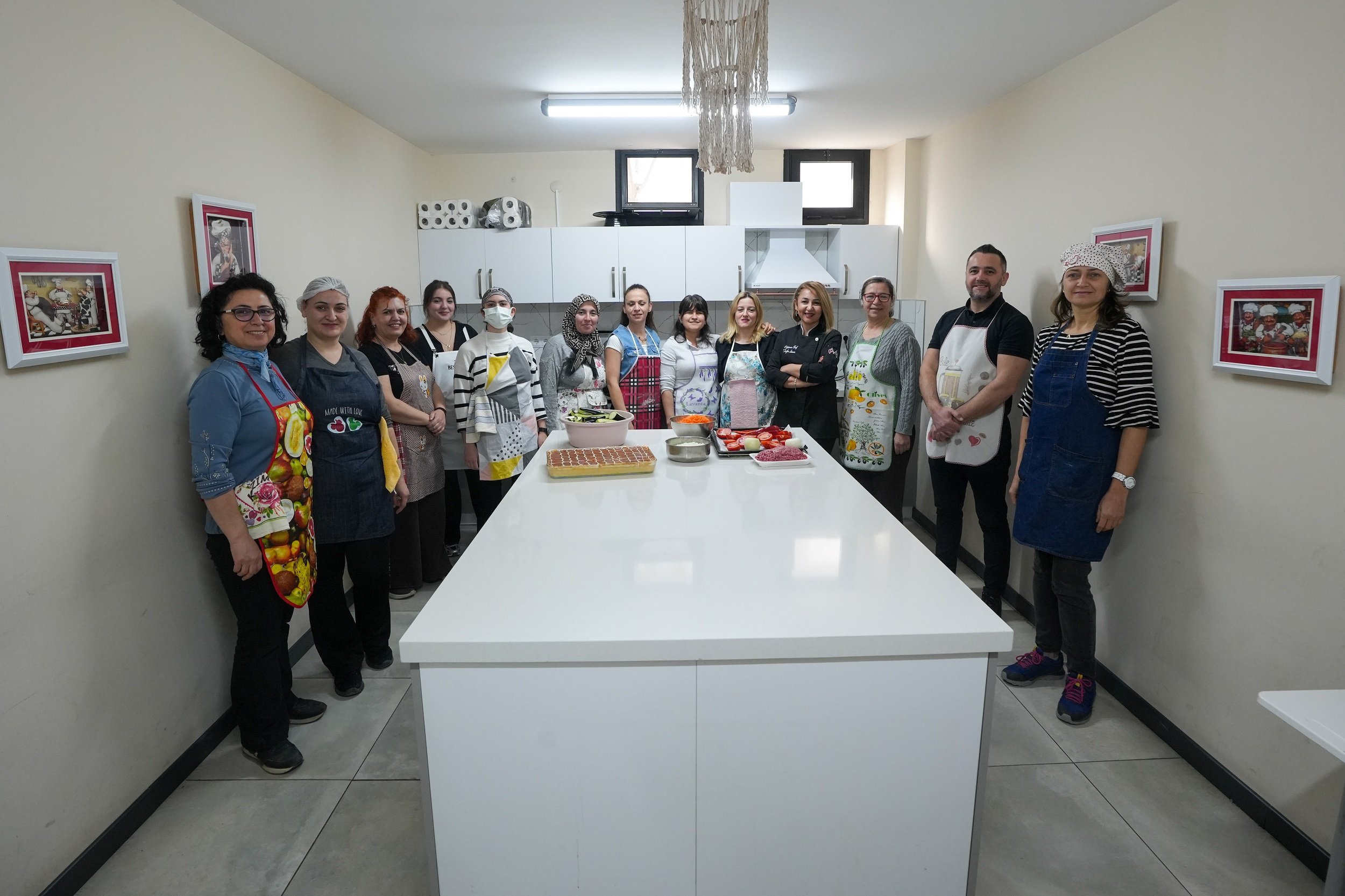 Mutfak Atölyesinde Gaziemir’in Yeni Aşçıları Yetişiyor (1)