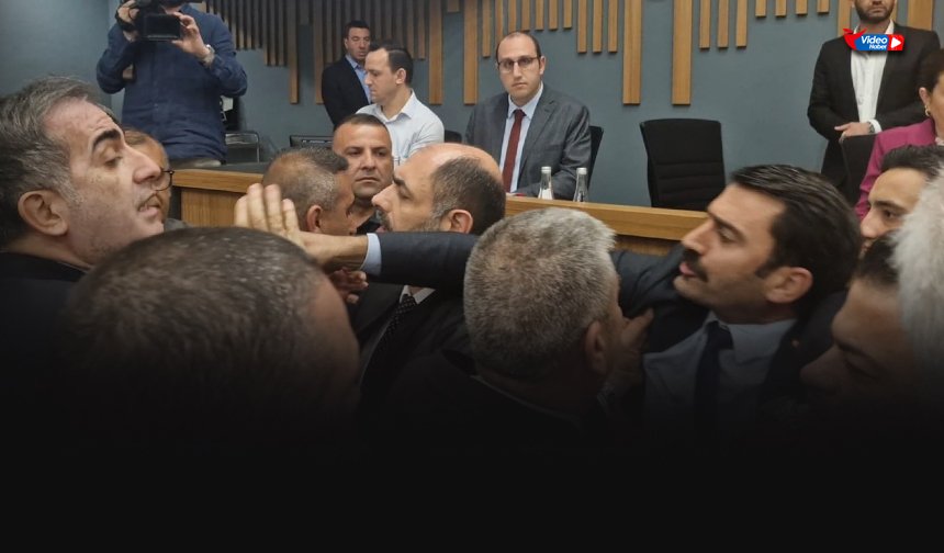 Büyükşehir’de olaylı meclis... Yumruklar ve küfürler havada uçuştu