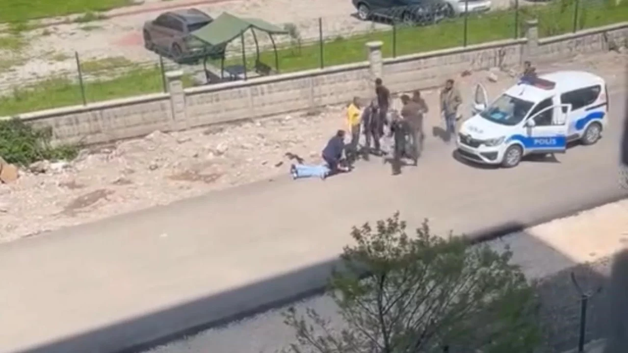 232413 Diyarbakir Da Okul Cevresinde Pes Pese Silah Sikildi 69F88728E8C80
