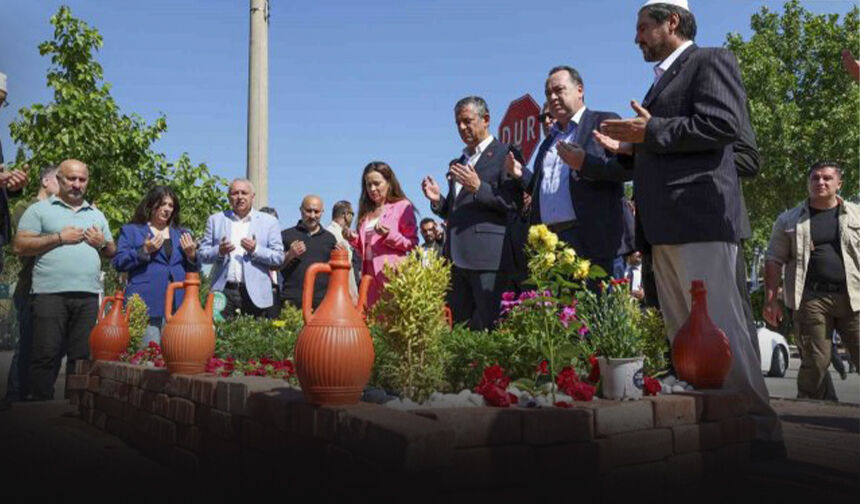 Özel'in acı günü...  Amcasını kaybetti
