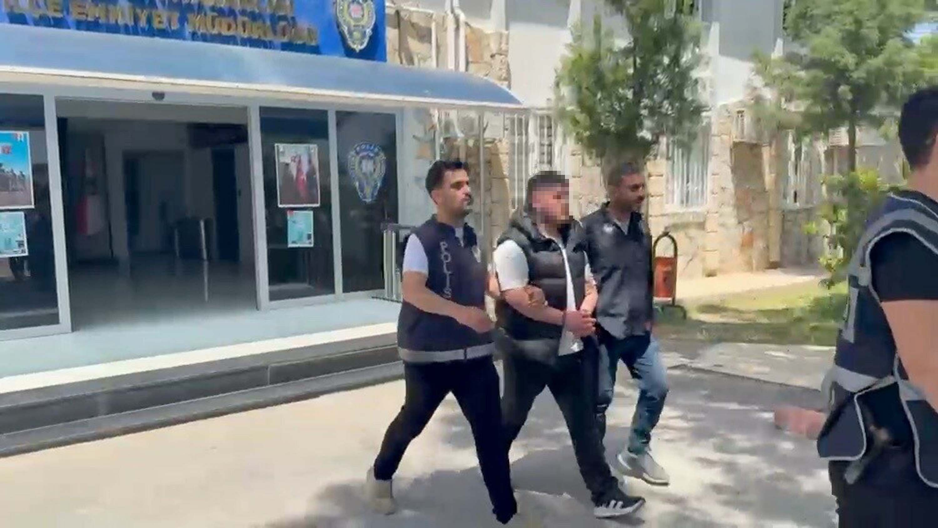 'Terör soruşturması' bahanesiyle evli çifti yaklaşık 12 milyon dolandırdılar!