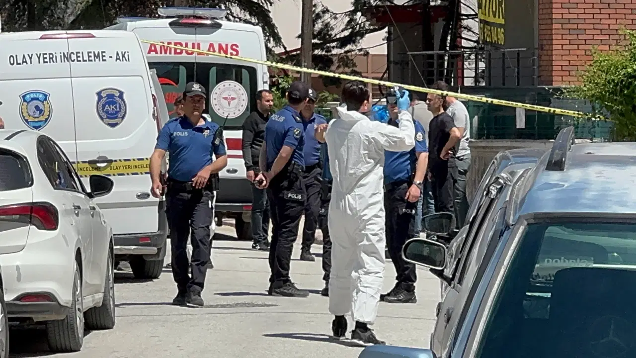 Konya'da aile dehşeti... Anne ve babasını katletti!