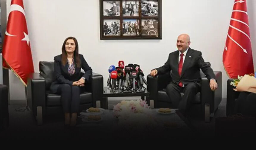 AK Parti ve CHP bayramlaştı... CHP'yi İzmir Vekili temsil etti