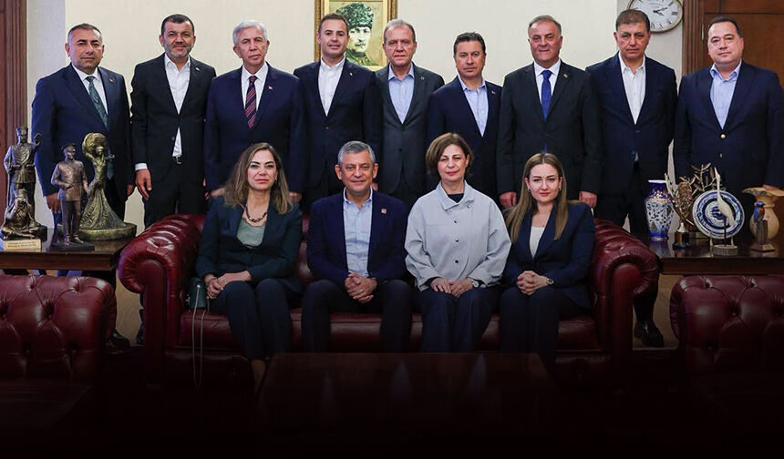 CHP'li büyükşehir belediye başkanlarından Özgür Özel'e destek!