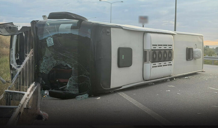 İzmir yolunda yolcu otobüsü devrildi... Çok sayıda yaralı!