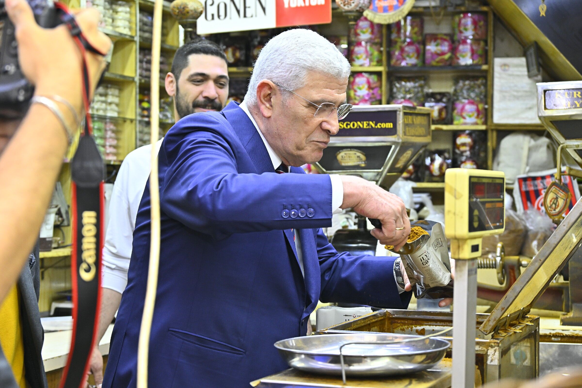 Dervişoğlu'ndan İzmir'de Esnaf Ziyareti 9 Mayıs 2026 (16)