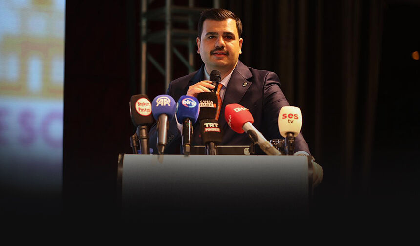 Ailesi ile kutsal topraklara gitti...  AK Partili İnan hacı oldu