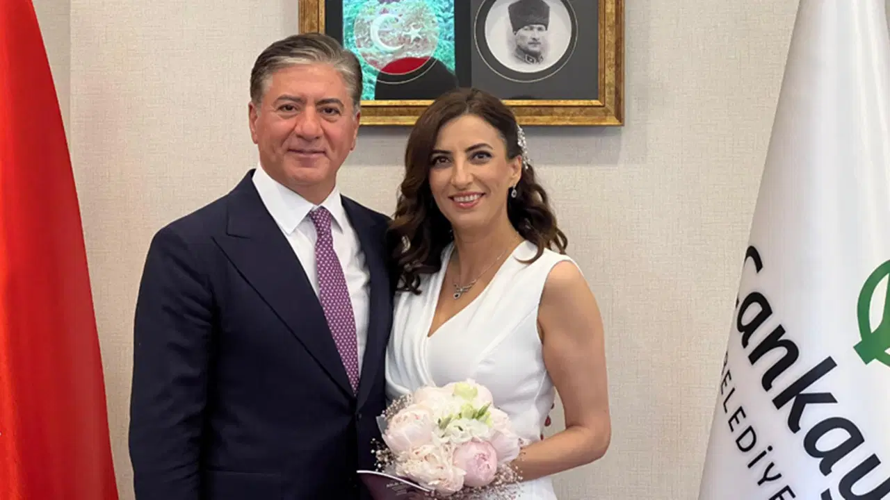 CHP'li Murat Emir ile Evrim Rızvanoğlu evlendi
