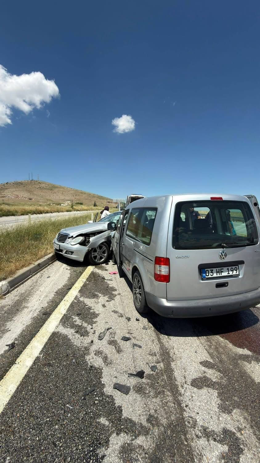Afyonkarahisar'da kaza: 1 ölü, 6 yaralı