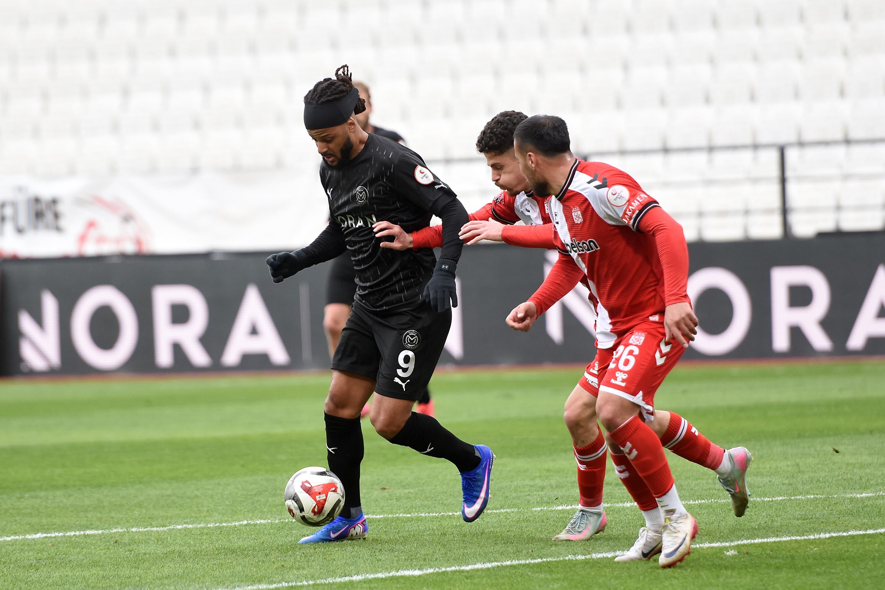 Manisa FK'da Diony belirsizliği