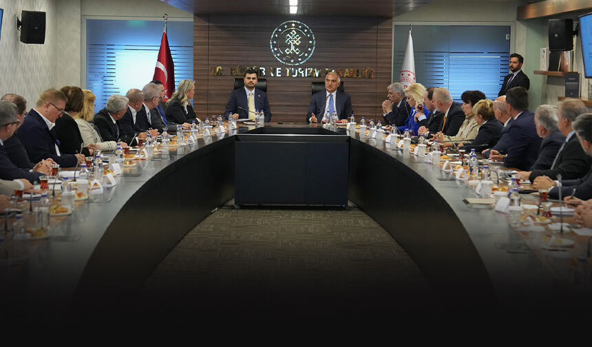 İzmir’in iş dünyası Çeşme projesi için Ankara’da... Bu defteri kapatmıştık İzmir istiyorsa her şeye hazırız!