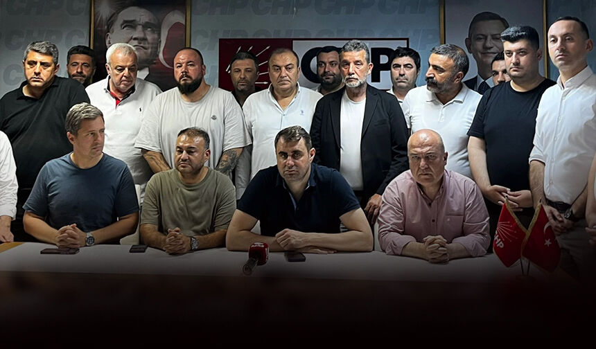 Güç’ten Gümrükçü ekibine tepki: Bar fedaisi gibi tipler il binasına geldi!