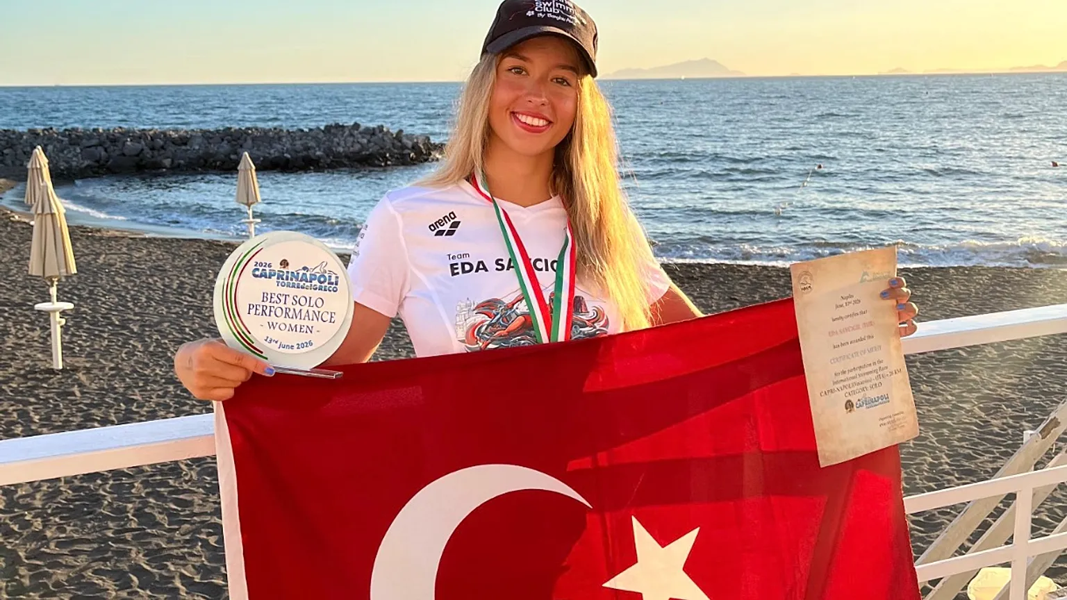 Italyada Tarih Yazan Yuzucu Edaya Izmirde Coskulu Karsilama 1