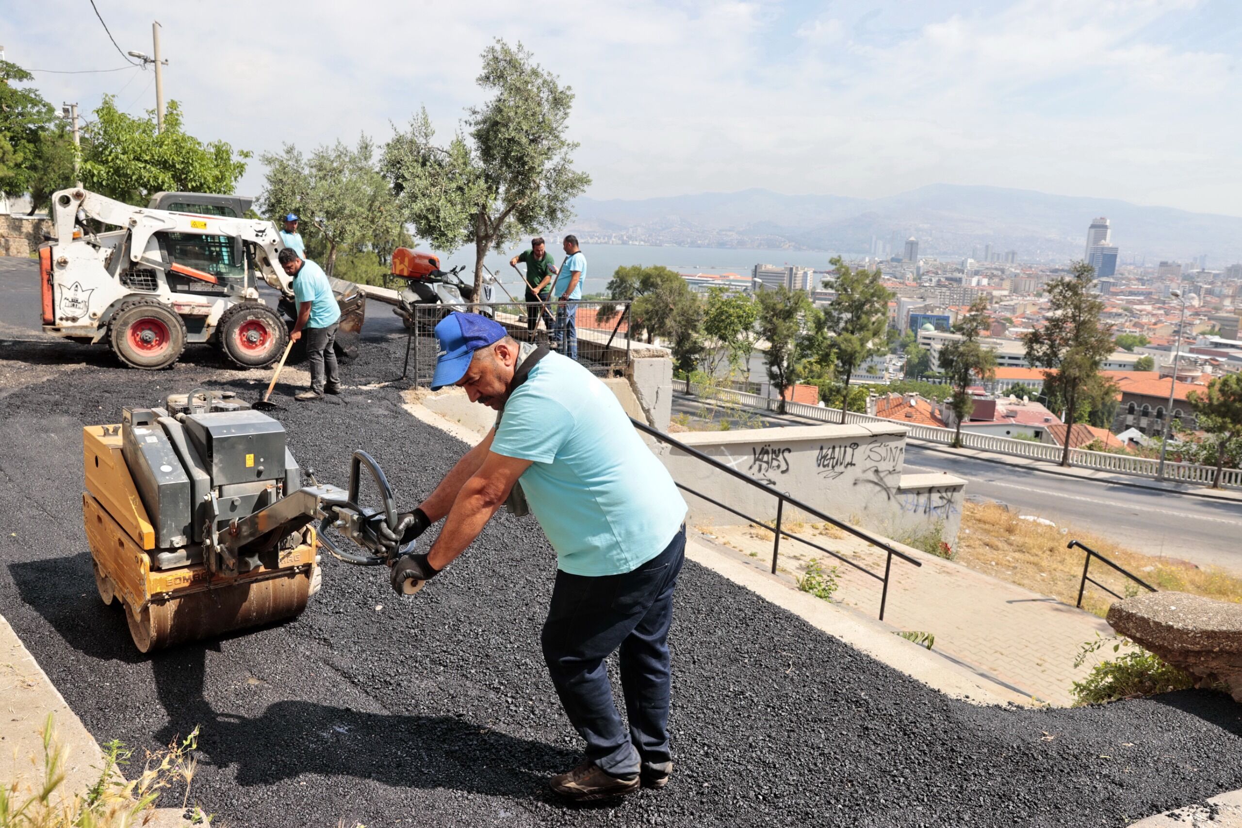 Konak’ta Hummalı Çalışma 5 Mahallede 24 Sokak Aynı Anda Yenileniyor (3)