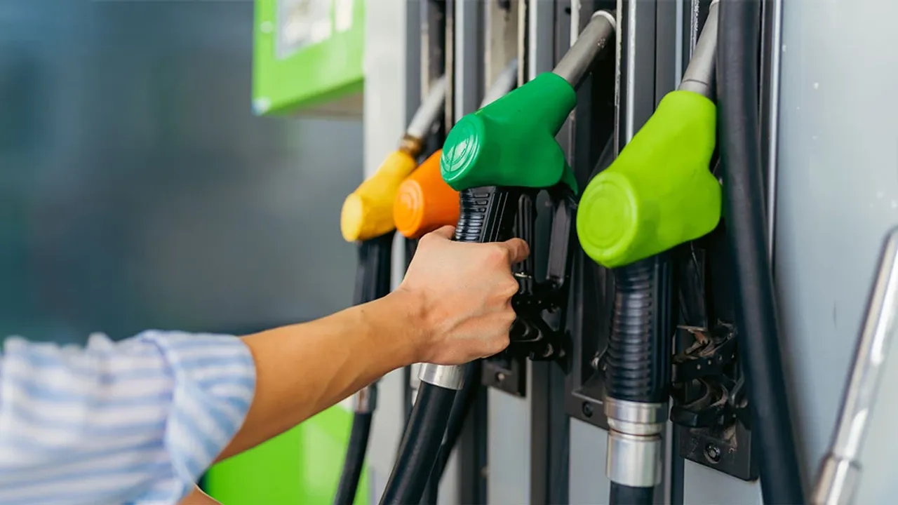 Motorin fiyatlarına büyük zam! Litre fiyatı 82 TL’yi aştı