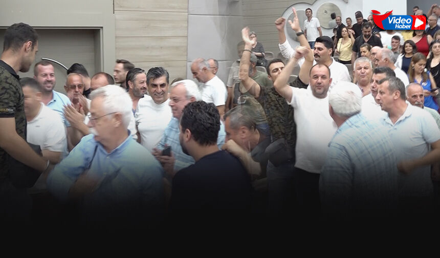 Bornova’da 153 mahalle temsilcisi CHP’den istifa etti