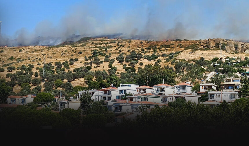 Foça'da yangın paniği: Yerleşim yerlerine ulaşmadan söndürüldü