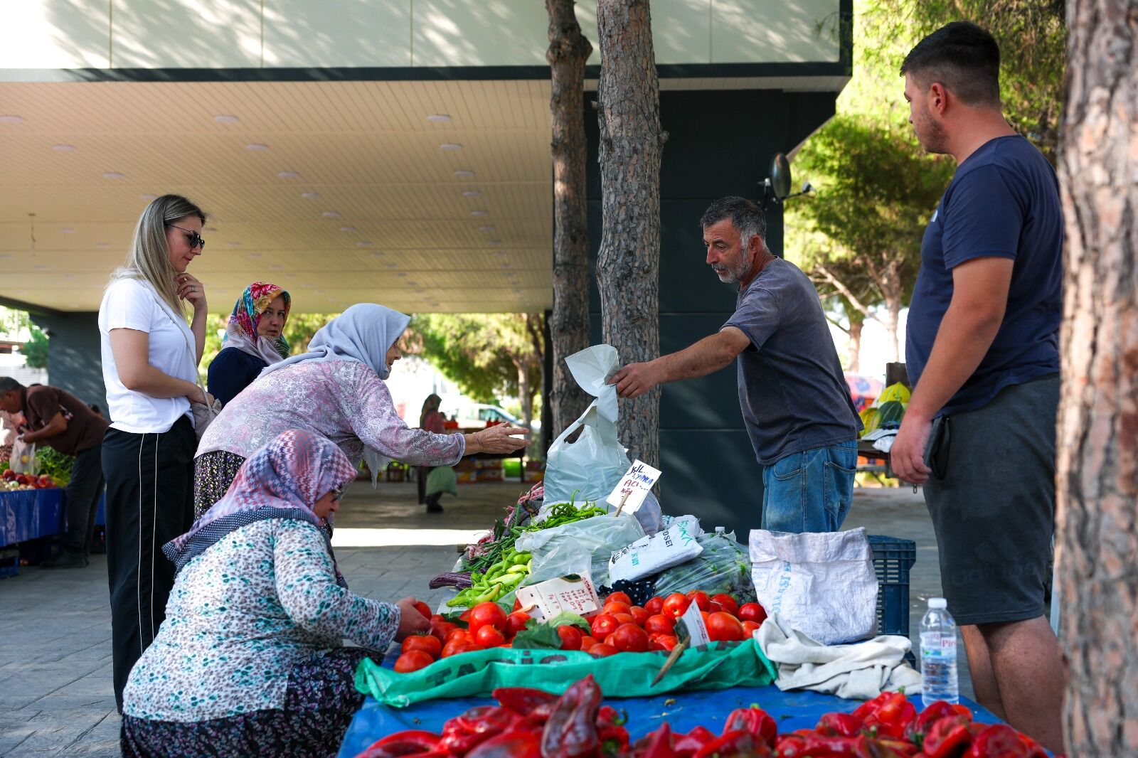 8 Haciömerli̇’de Sali Pazari Bereketi̇