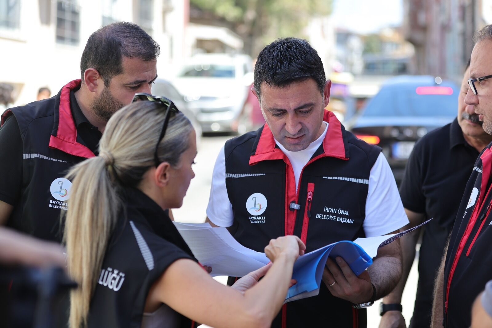 Bayraklı’da Asfalt Seferberliği Sürüyor 25 Noktada Tamamlandı, 5 Noktada Daha Başlıyor (1)