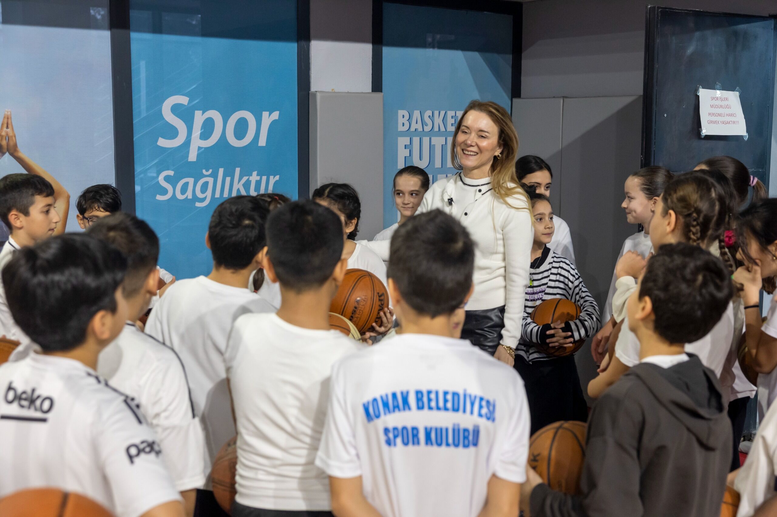 Konak Belediyesi’nin Kış Spor Okullarında Kayıt Heyecanı Devam Ediyor (1)