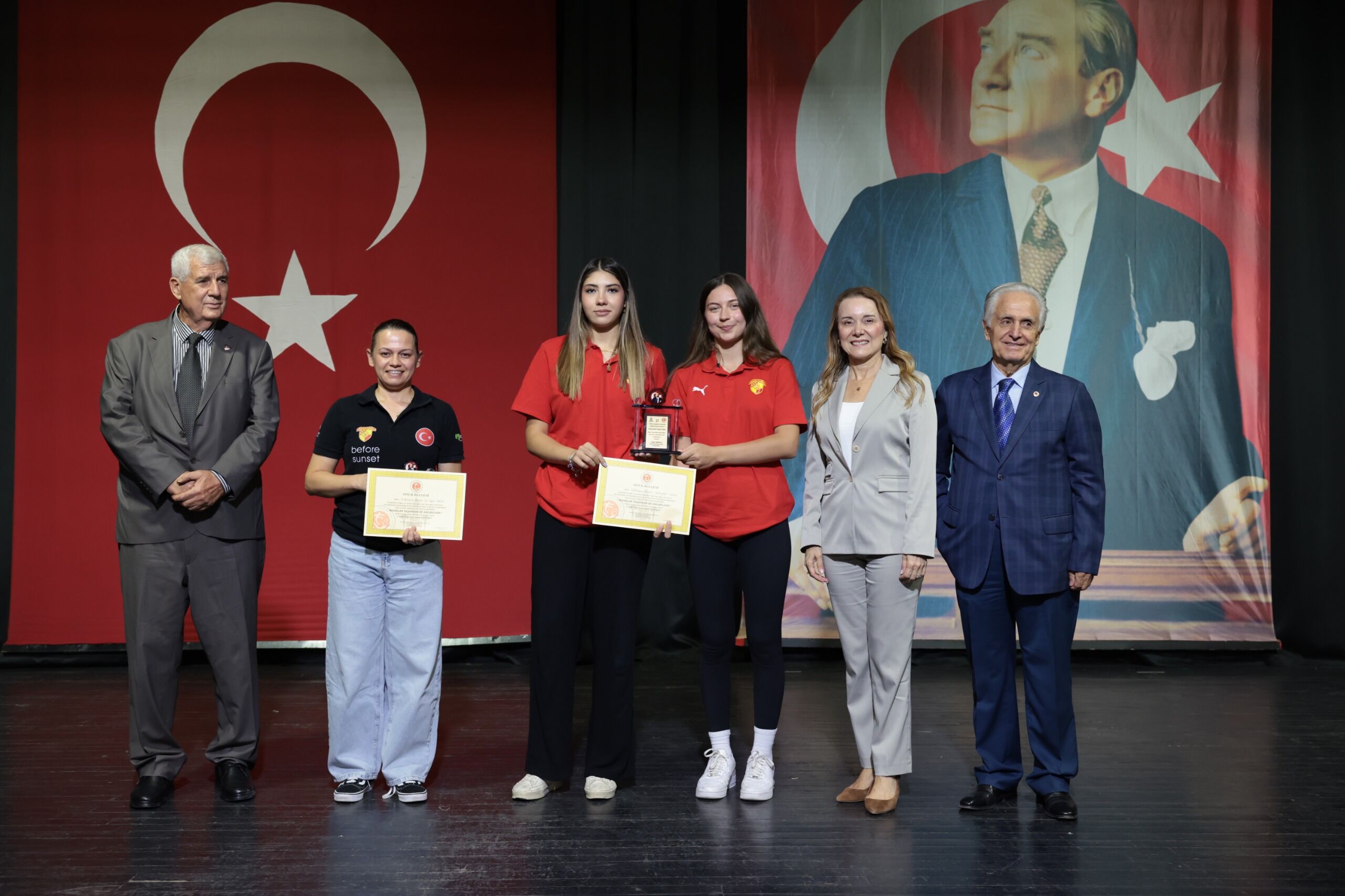 Konak’ta Sporun Emektarlarına Vefa Gecesi (10)