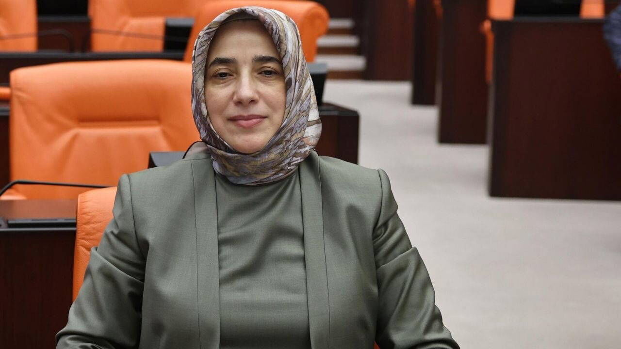 Özlem Zengin’den Özgür Özel'e yanıt