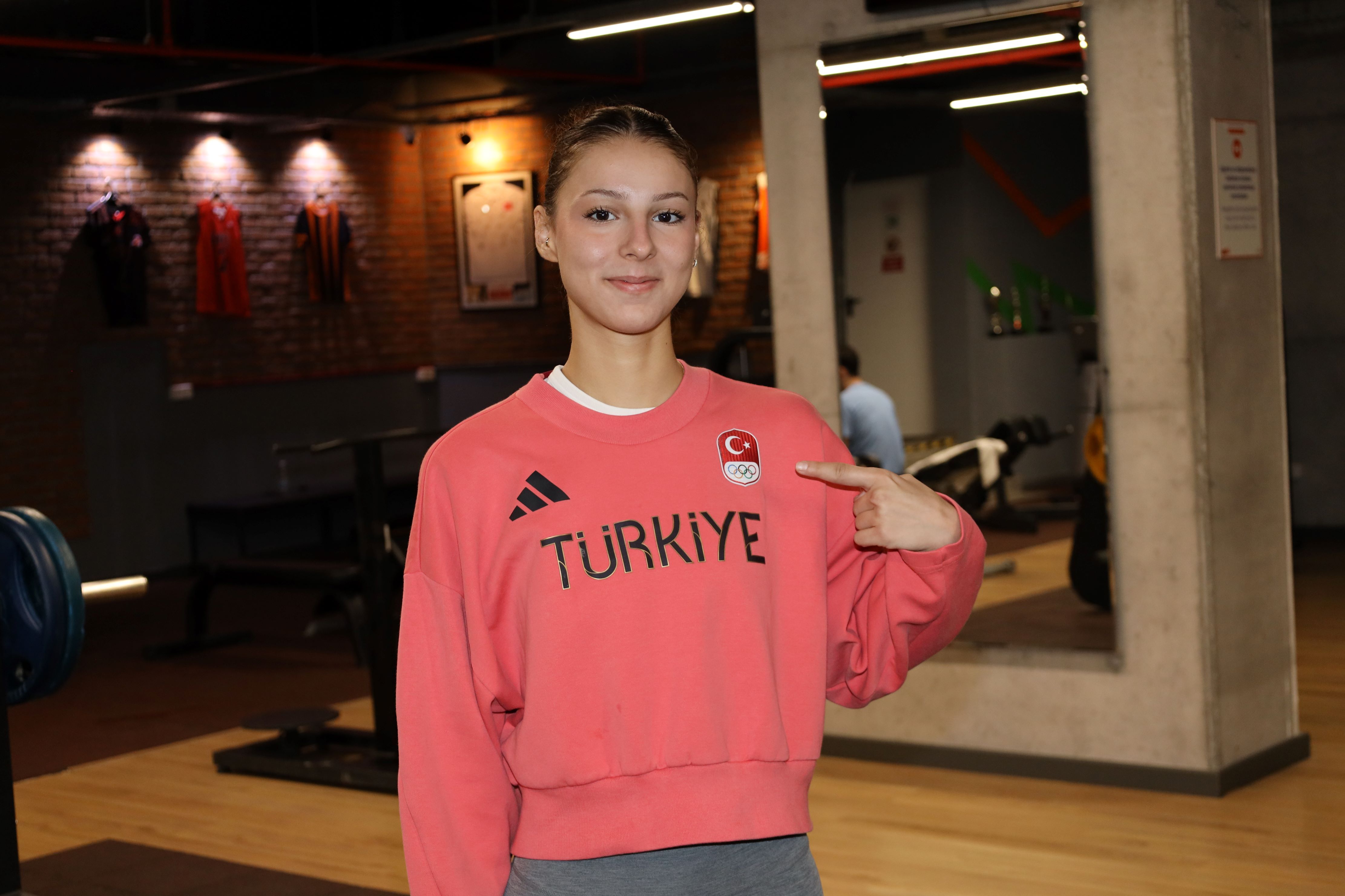 Hatice Pınar Yiğitalp, Elde Ettiği Başarılarla Ülkemizi Uluslararası Arenada En Iyi Şekilde Etmeye Devam Ediyor.